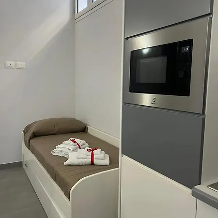 Luxury In With Private Garden 50 M² Naples